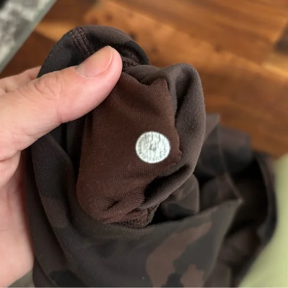 Camo Lululemon align leggings. Size 4 with a 23” inseam - Picture 3 of 3